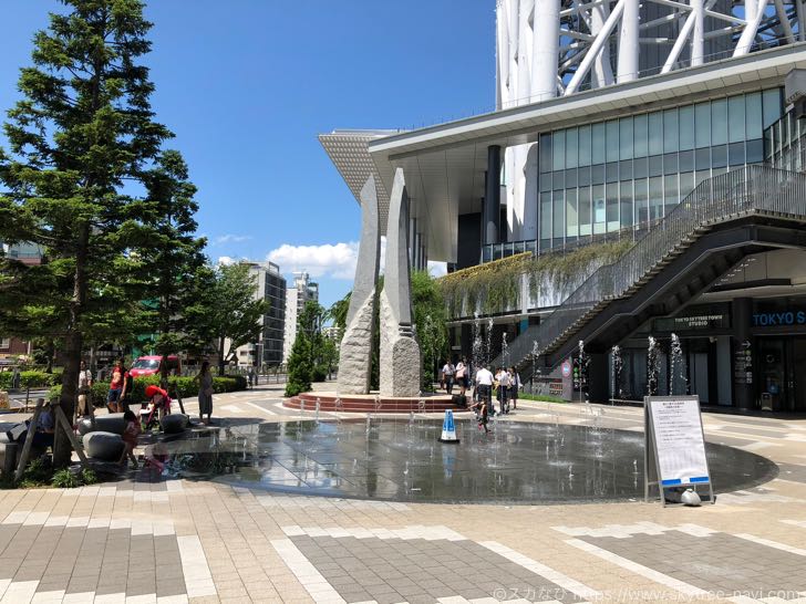 夏恒例 ソラマチひろばで水遊び 噴水のスケジュールや用意すべきものまとめ スカなび