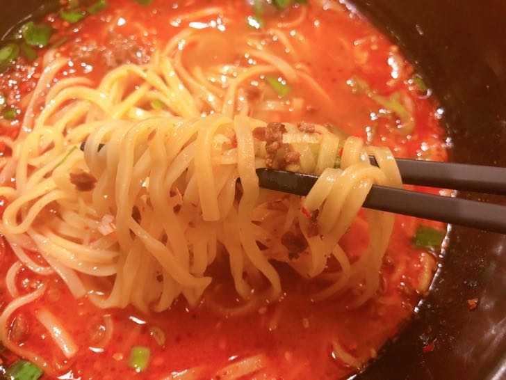 宙寅屋 紅麻辣担々麺と肉肉餃子