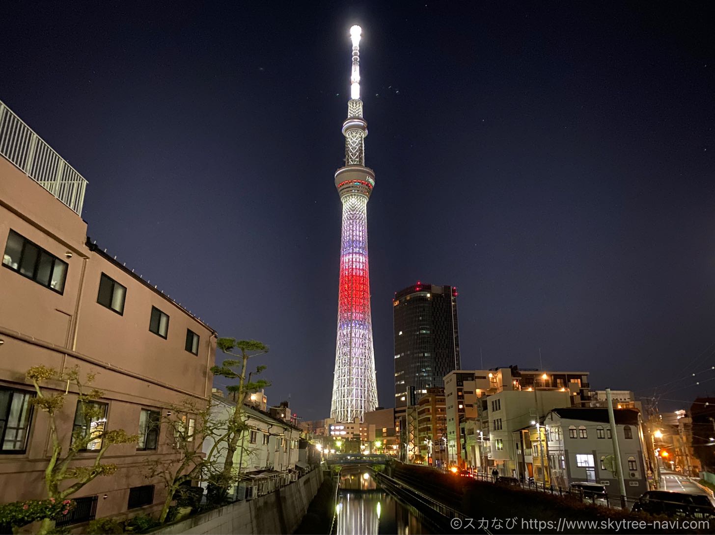 22年 東京スカイツリーは日の丸の特別ライティングでお祝い あけましておめでとうございます スカなび