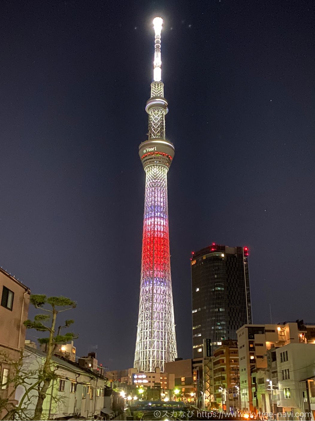 22年 東京スカイツリーは日の丸の特別ライティングでお祝い あけましておめでとうございます スカなび